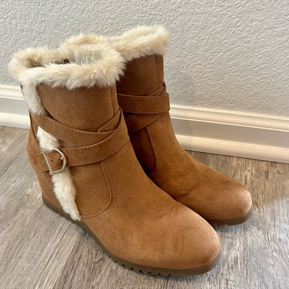 UNISA CHESTER WEDGE BOOTIE